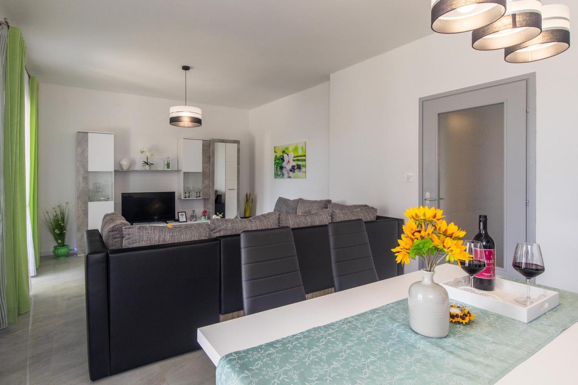 Apartment Tara With Seaview 크르크 외부 사진
