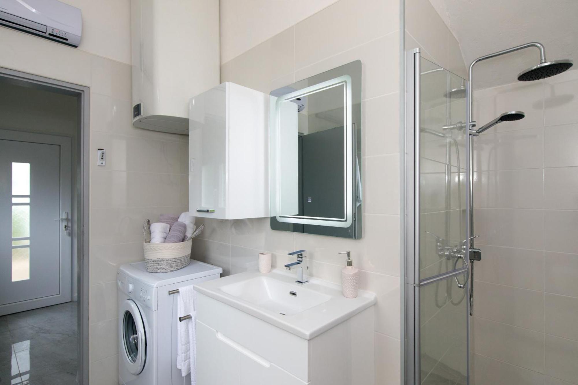 Apartment Tara With Seaview 크르크 외부 사진