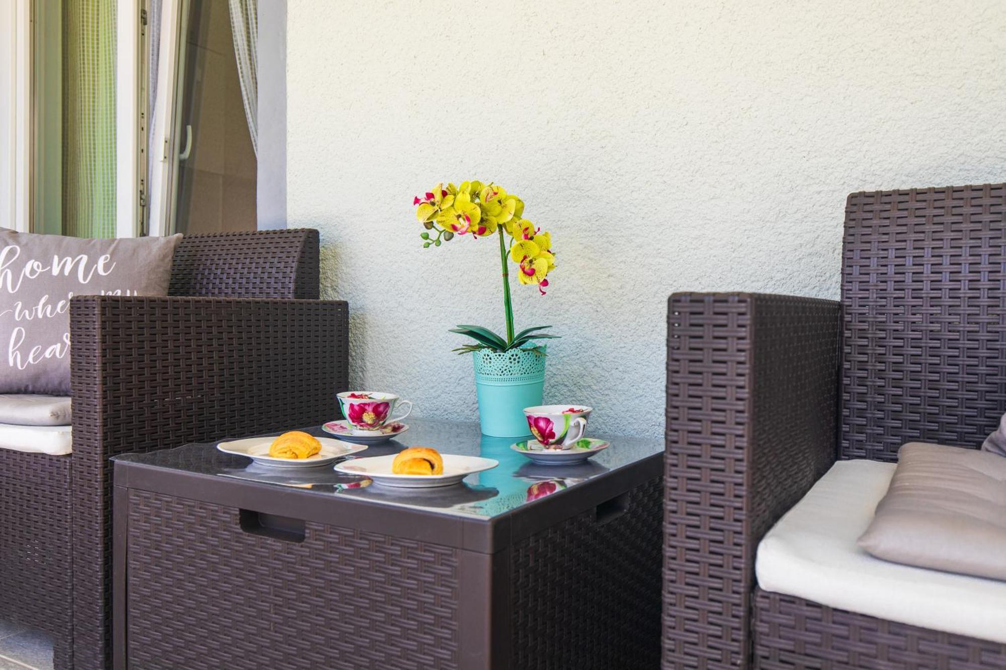 Apartment Tara With Seaview 크르크 외부 사진