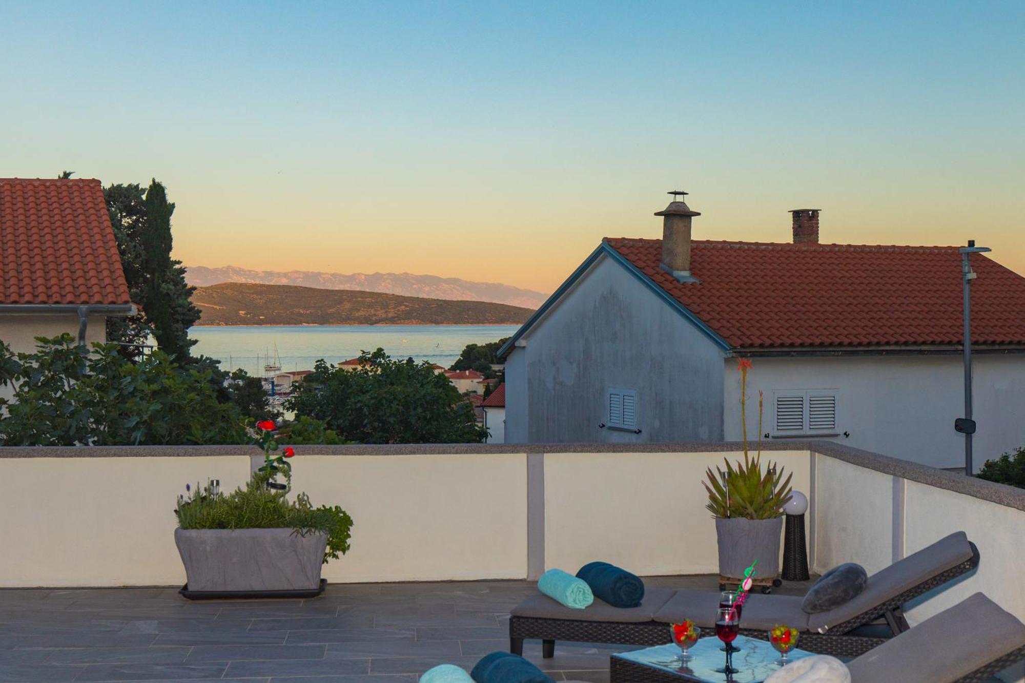 Apartment Tara With Seaview 크르크 외부 사진