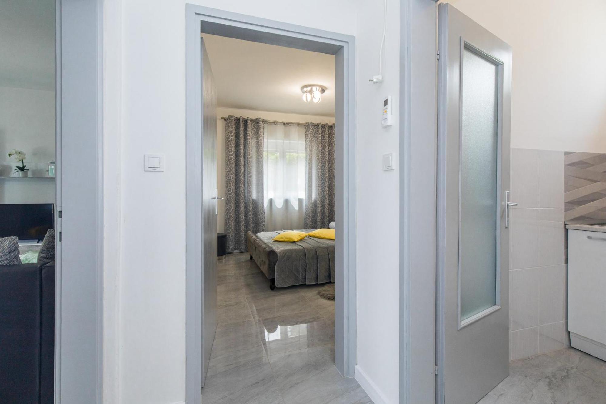 Apartment Tara With Seaview 크르크 외부 사진